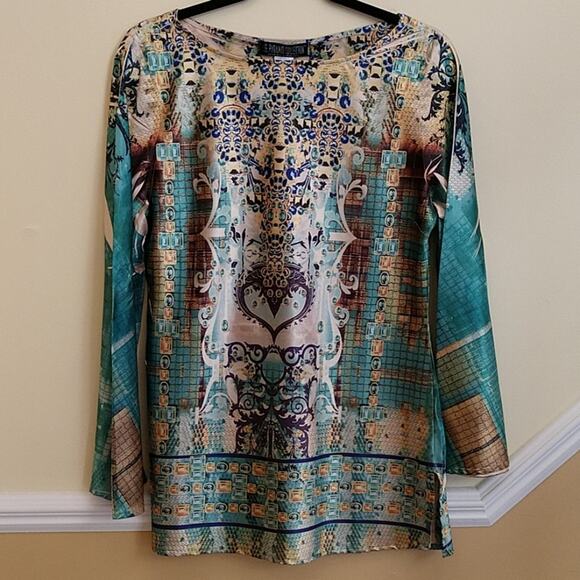 The Pyramid Collection Tops - The Pyramid Collection Long Sleeve Silky Tunic size Medium